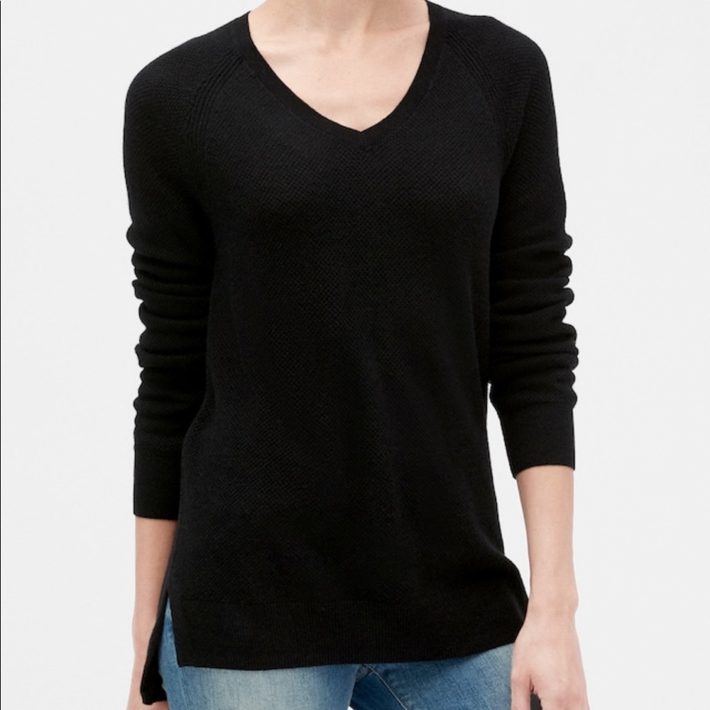 NWT Ribbed V-neck Top